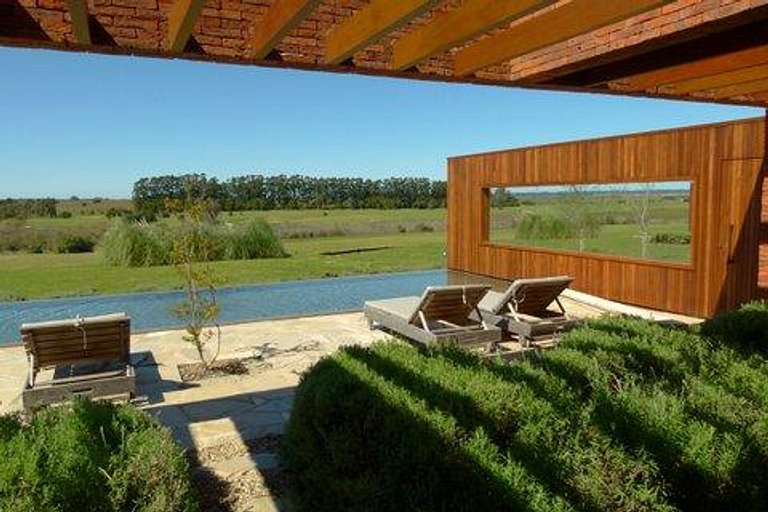 Villa Stones | URG003