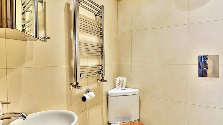 Buns Apartment | Kensington Palace | LDN500