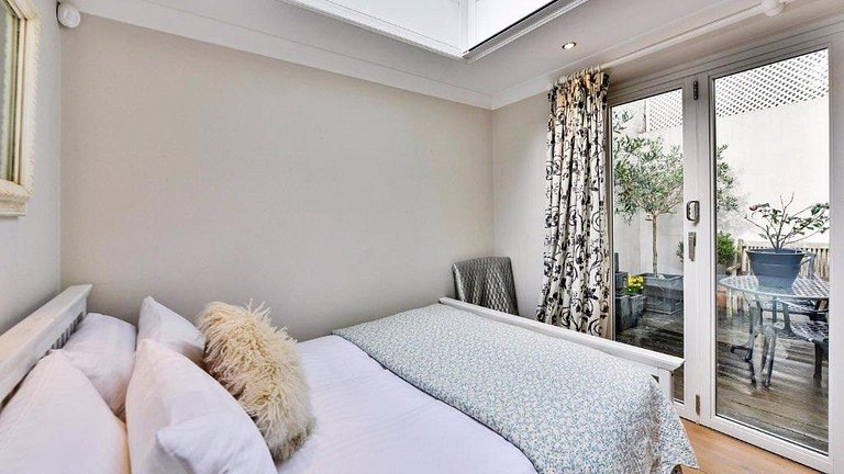 Buns Apartment | Kensington Palace | LDN500