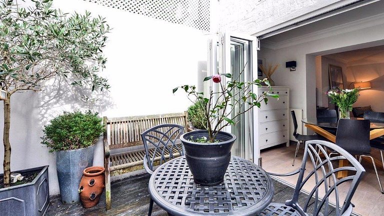 Buns Apartment | Kensington Palace | LDN500