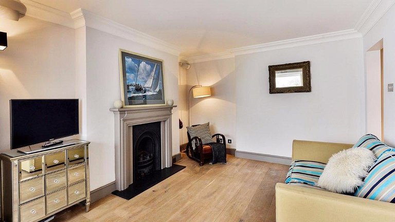 Buns Apartment | Kensington Palace | LDN500