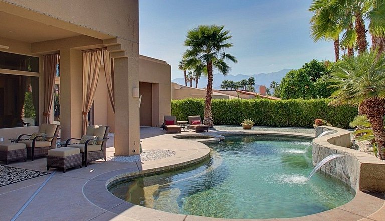 Villa Utopia | EUA329