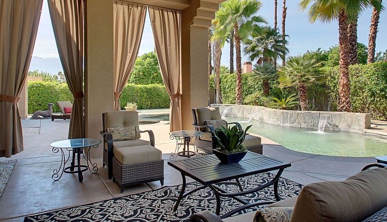 Villa Utopia | EUA329