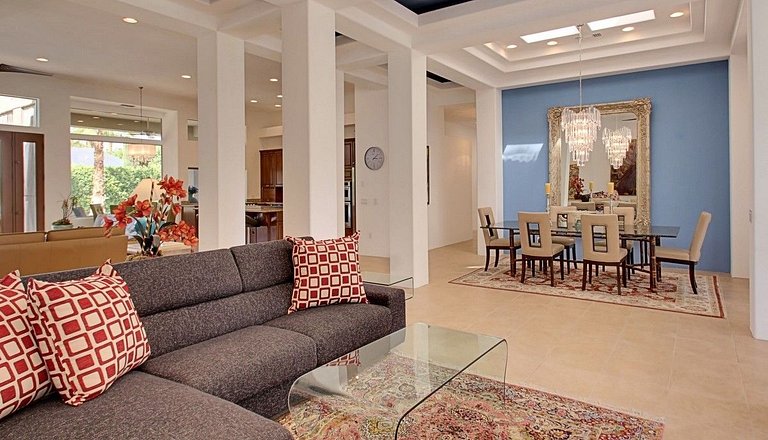 Villa Utopia | EUA329