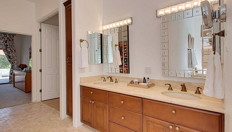 Villa Utopia | EUA329