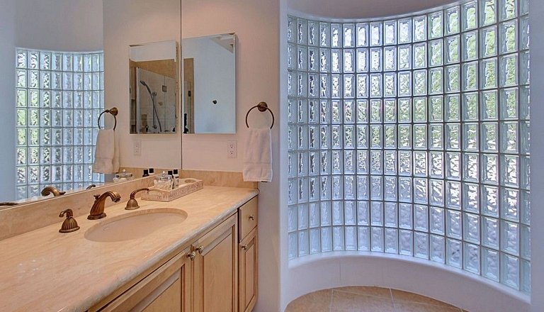 Villa Utopia | EUA329