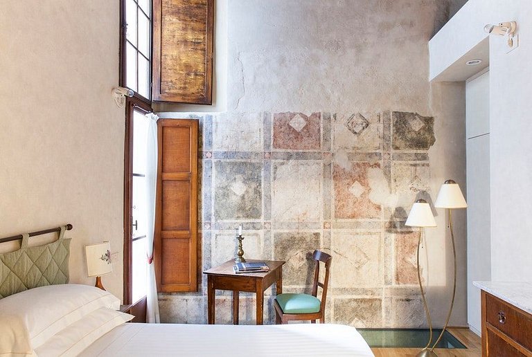 ITA709 | Apartment Croce