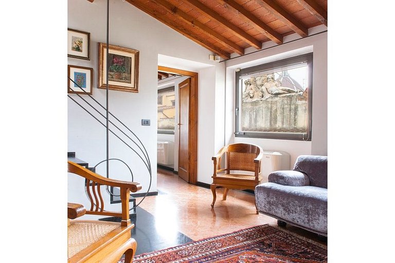 ITA710 | Apartment Ghibellina