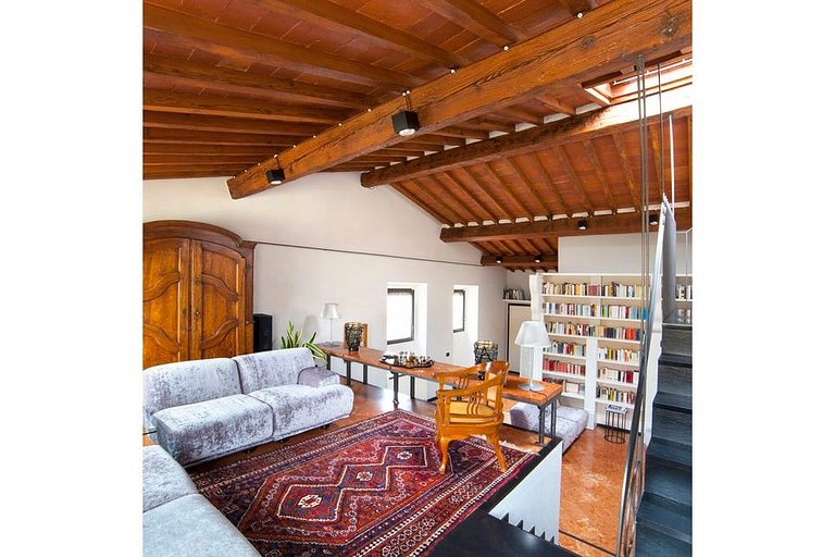 ITA710 | Apartment Ghibellina