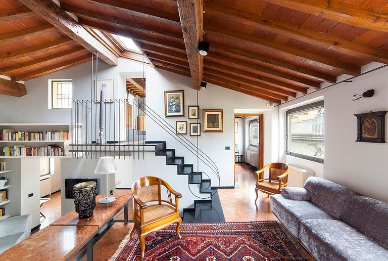 ITA710 | Apartment Ghibellina