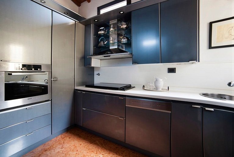 ITA710 | Apartment Ghibellina