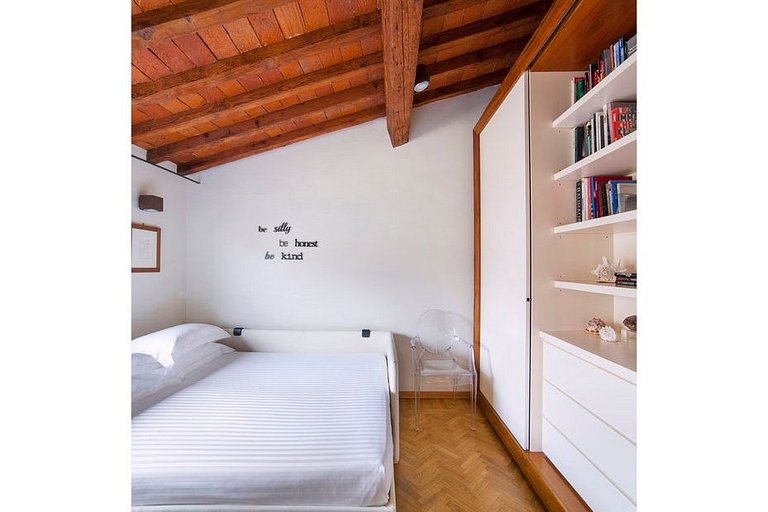 ITA710 | Apartment Ghibellina