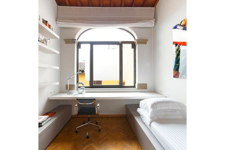 ITA710 | Apartment Ghibellina