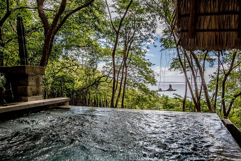 Morgan's Rock | Nicaragua