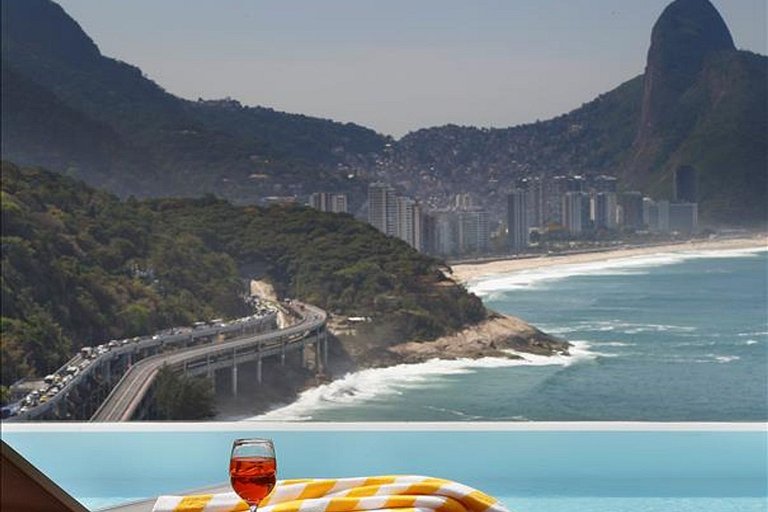 Villa per le vacanze vista mare a Joá, Rio de Janeiro.