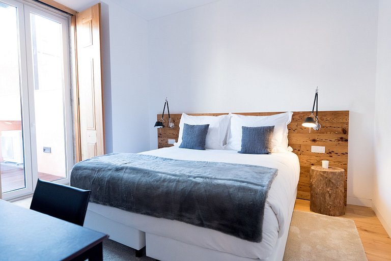 Estúdio T1 com Terraço | LIS205