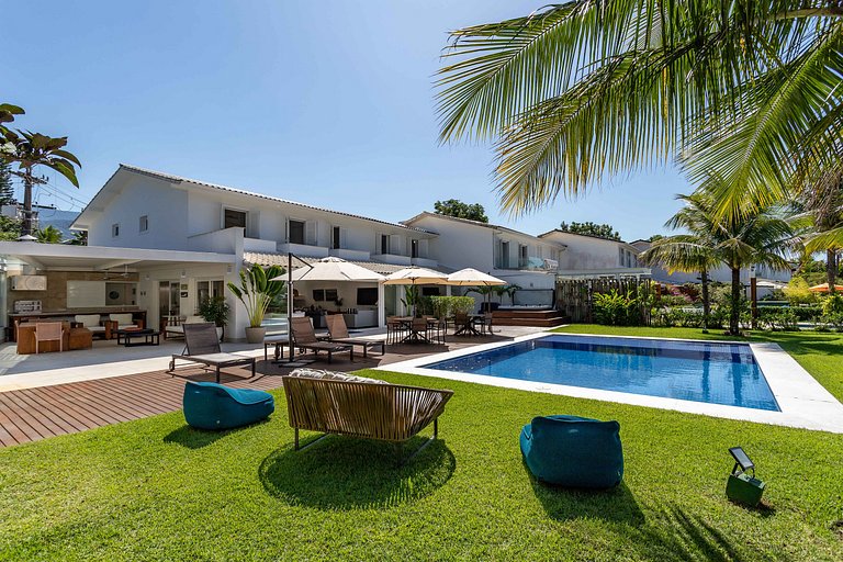 Luxury Apartment for Vacation Rental Angra dos Reis Brazil