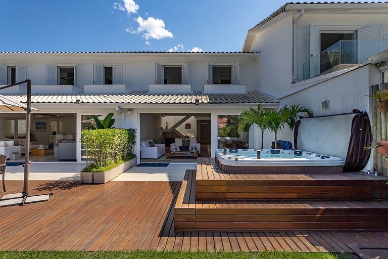 Luxury Apartment for Vacation Rental Angra dos Reis Brazil