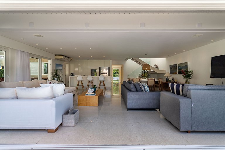 Luxury Apartment for Vacation Rental Angra dos Reis Brazil