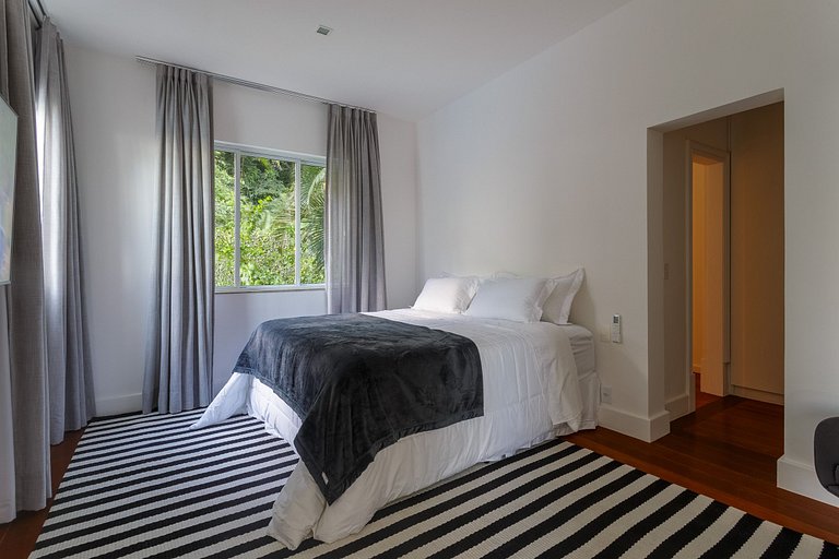 Luxus-Ferienhaus am Strand von São Conrado