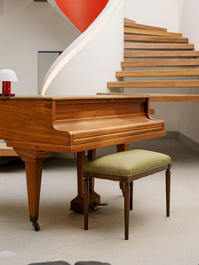 Experience luxury and modernity in this magnificent house bo