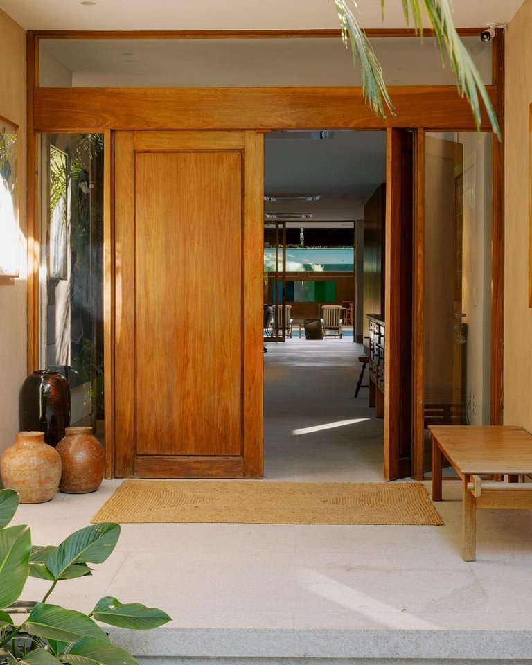 Experience luxury and modernity in this magnificent house bo