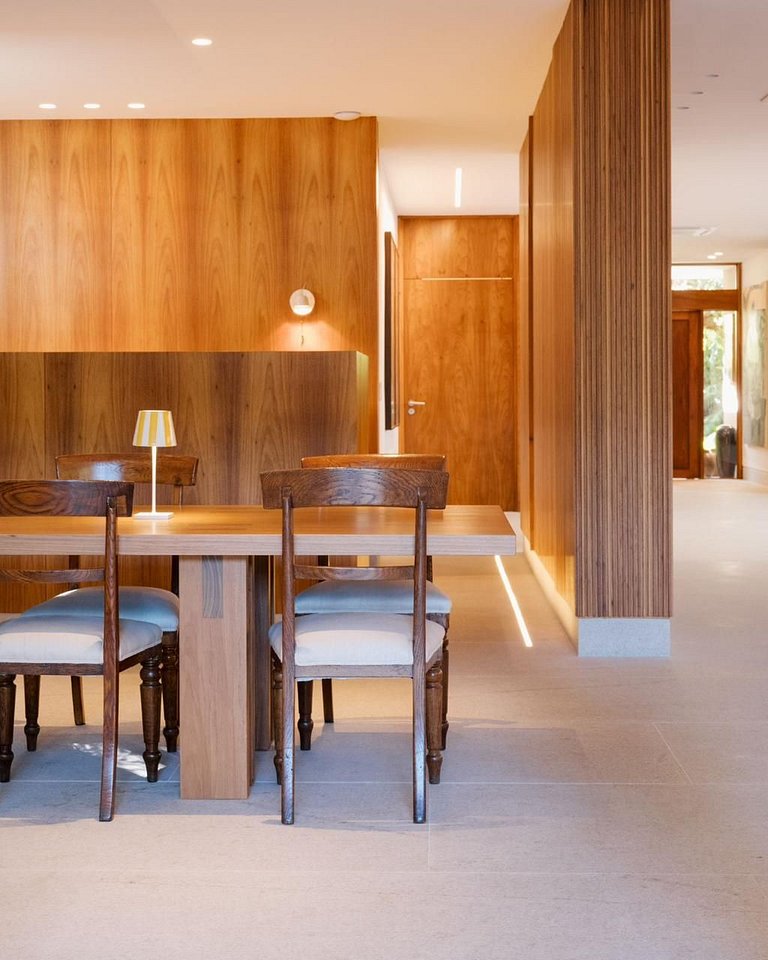 Experience luxury and modernity in this magnificent house bo