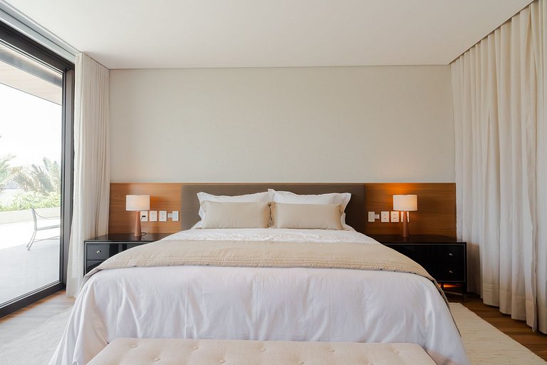 Luxury vacation home on the beach in Angra dos Reis, RJ