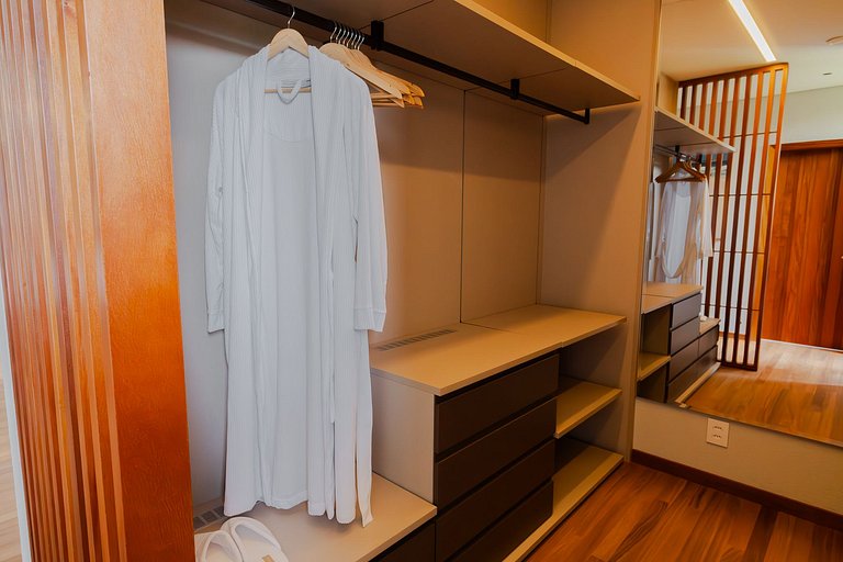 Luxury vacation home on the beach in Angra dos Reis, RJ