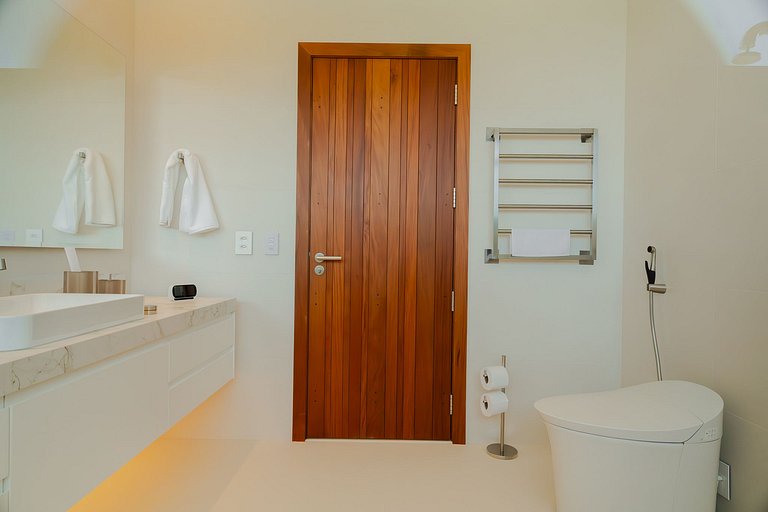 Luxury vacation home on the beach in Angra dos Reis, RJ