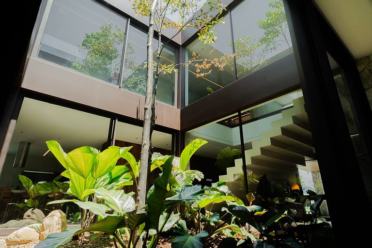 Luxury vacation home on the beach in Angra dos Reis, RJ