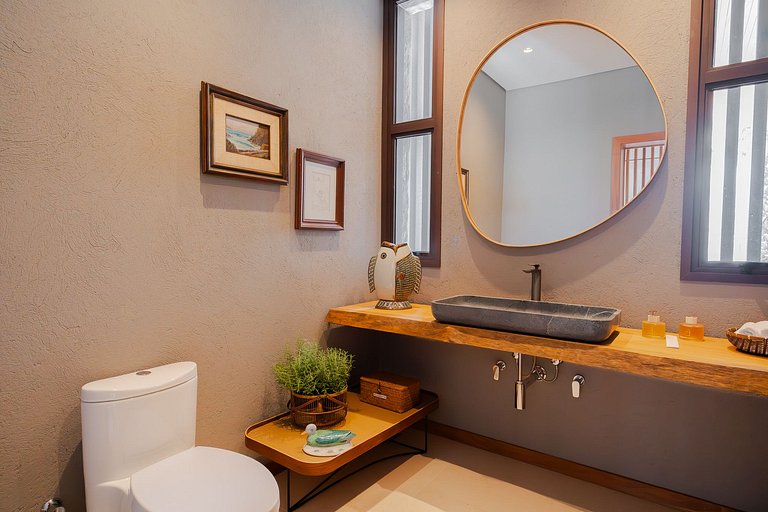 Luxury vacation home on the beach in Angra dos Reis, RJ