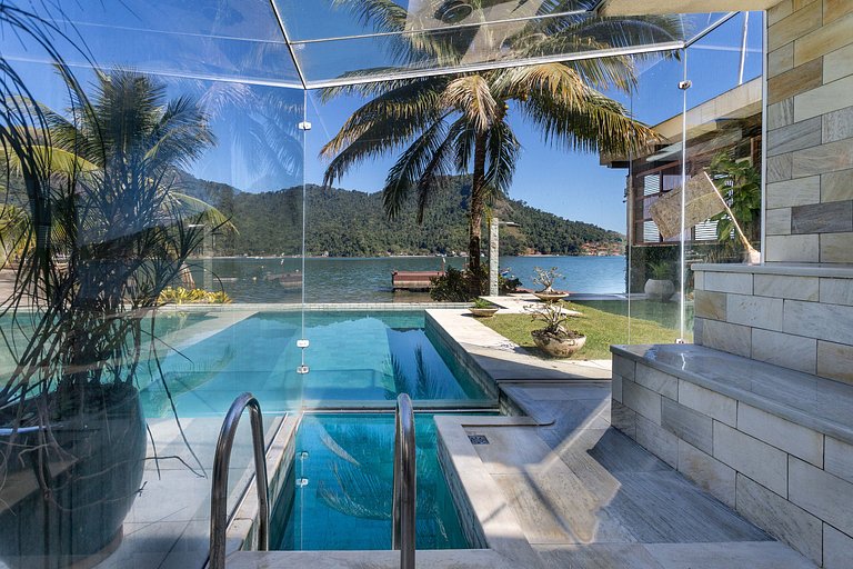 Casa de Luxo Frente Mar – Piscina, Pier e Praia Particular