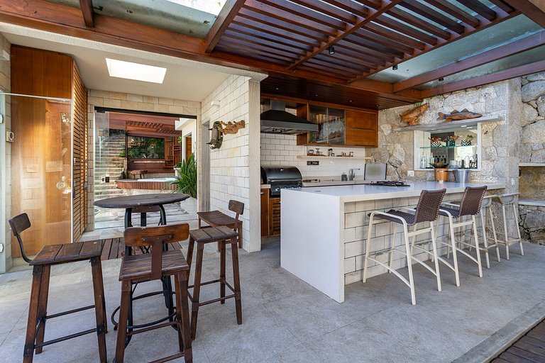 Casa de Luxo Frente Mar – Piscina, Pier e Praia Particular