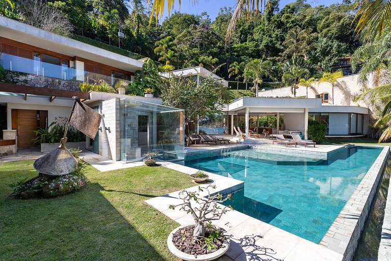 Casa de Luxo Frente Mar – Piscina, Pier e Praia Particular