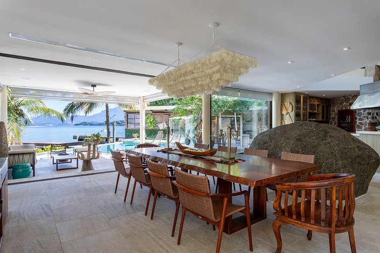 Casa de Luxo Frente Mar – Piscina, Pier e Praia Particular