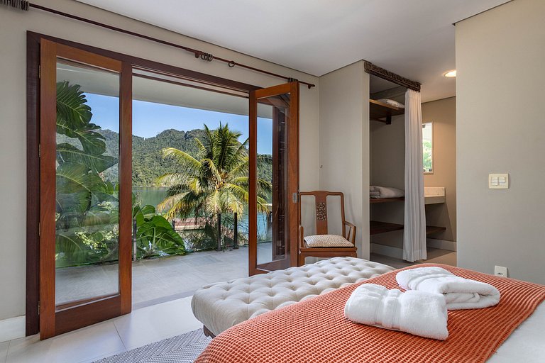 Casa de Luxo Frente Mar – Piscina, Pier e Praia Particular