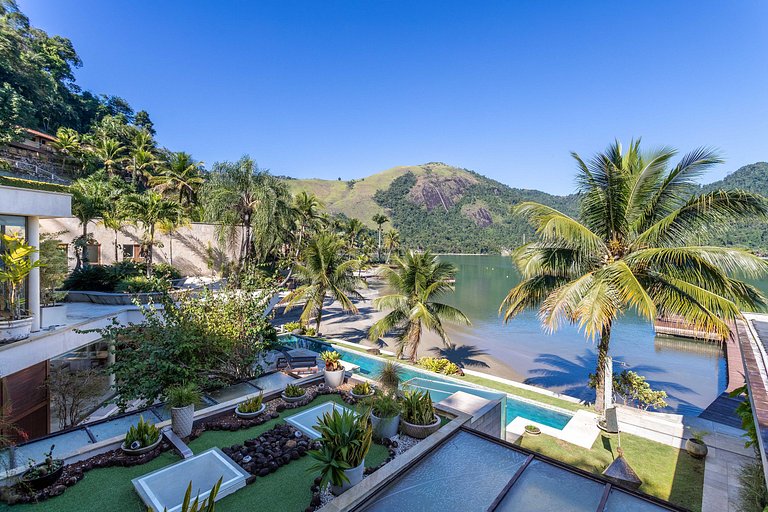 Casa de Luxo Frente Mar – Piscina, Pier e Praia Particular