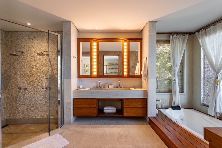 Casa de Luxo Frente Mar – Piscina, Pier e Praia Particular