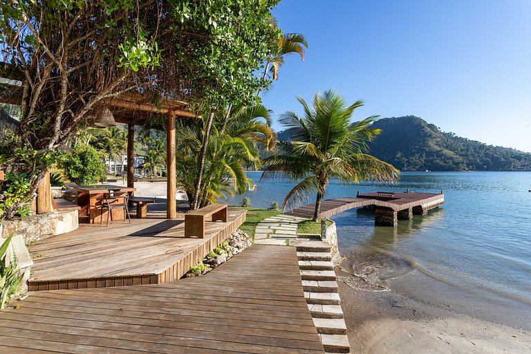 Casa de Luxo Frente Mar – Piscina, Pier e Praia Particular