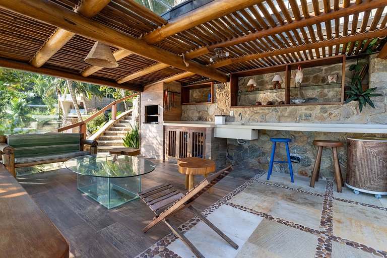 Casa de Luxo Frente Mar – Piscina, Pier e Praia Particular