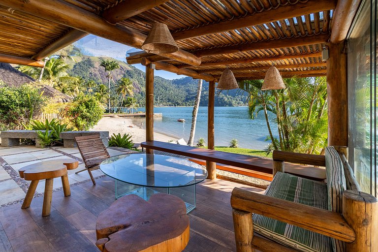 Casa de Luxo Frente Mar – Piscina, Pier e Praia Particular