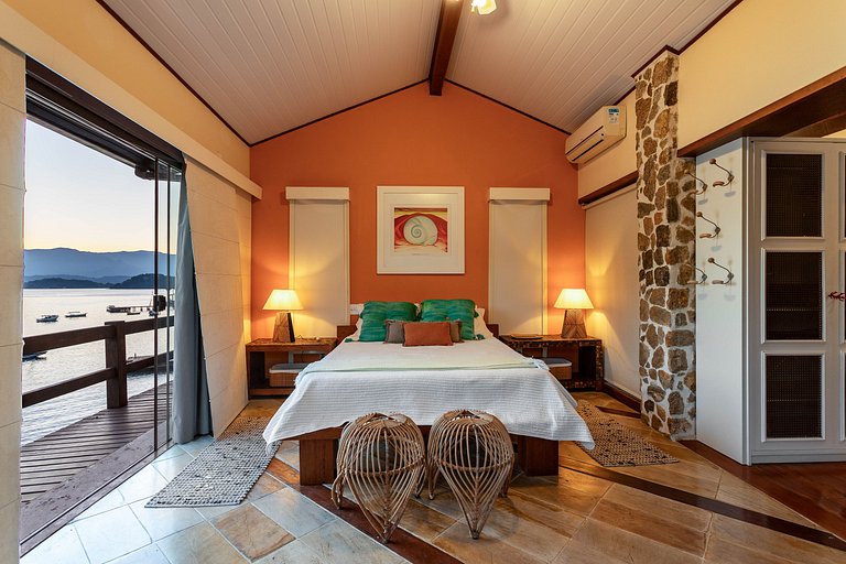 Casa de Luxo Frente Mar – Piscina, Pier e Praia Particular