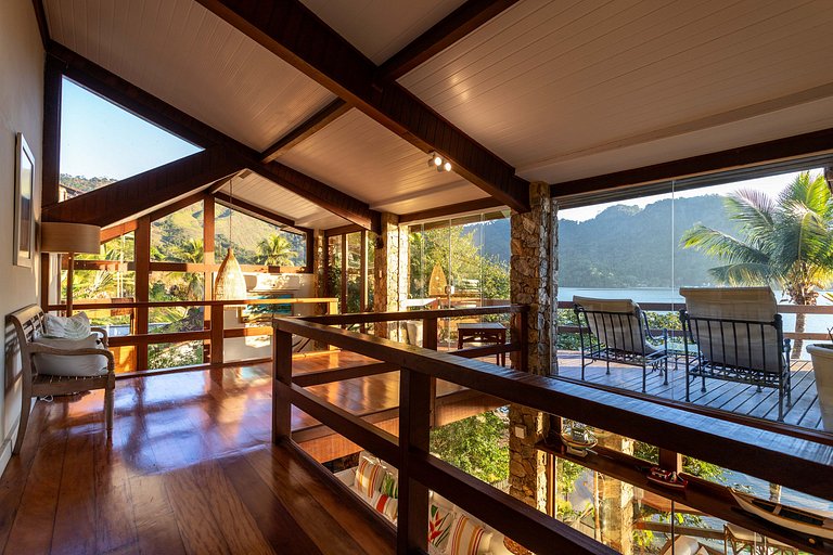 Casa de Luxo Frente Mar – Piscina, Pier e Praia Particular