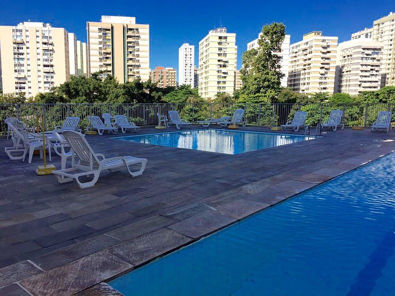 Apartamento Bernadote | Leblon (RIO148)
