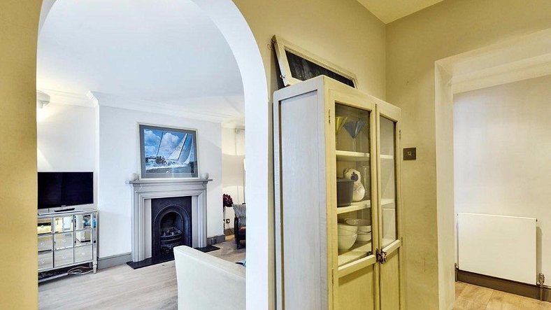 Buns Apartment | Kensington Palace | LDN500