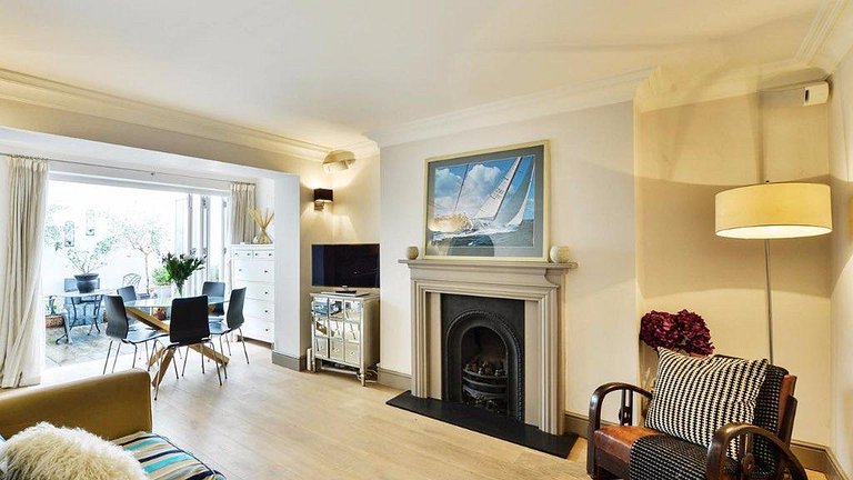 Buns Apartment | Kensington Palace | LDN500