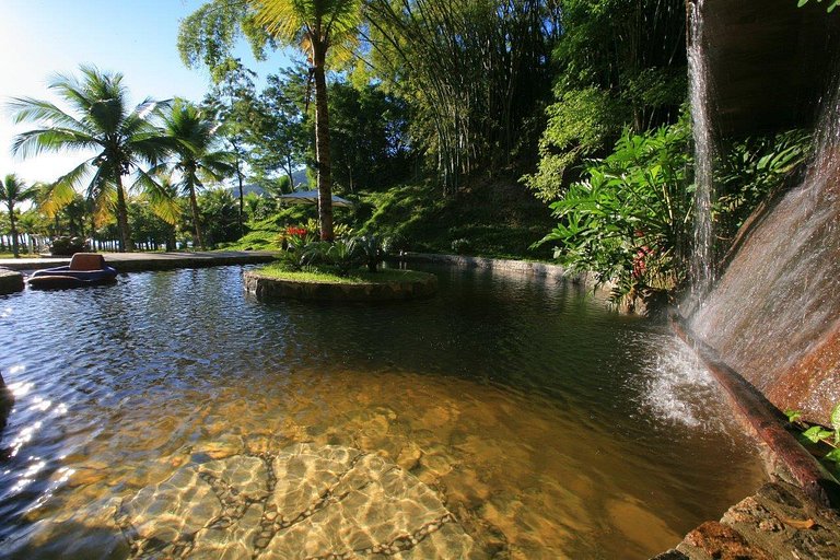 Casa beira da Praia do Iguassu Angra dos Reis RJ