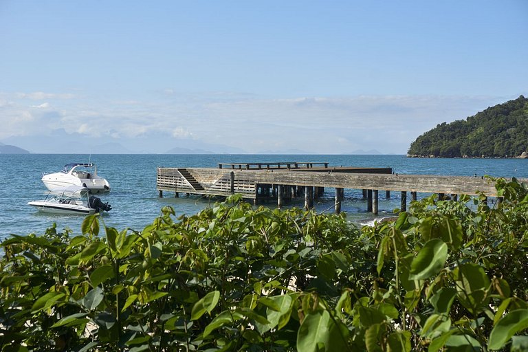 Casa beira da Praia do Iguassu Angra dos Reis RJ