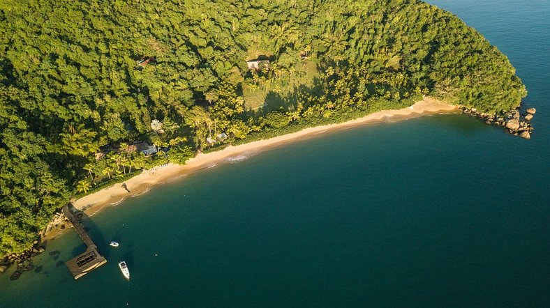 Casa beira da Praia do Iguassu Angra dos Reis RJ